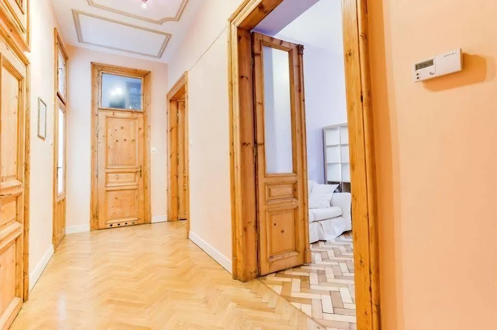 Penguin Rooms - Kazimierz Krakow 0*,